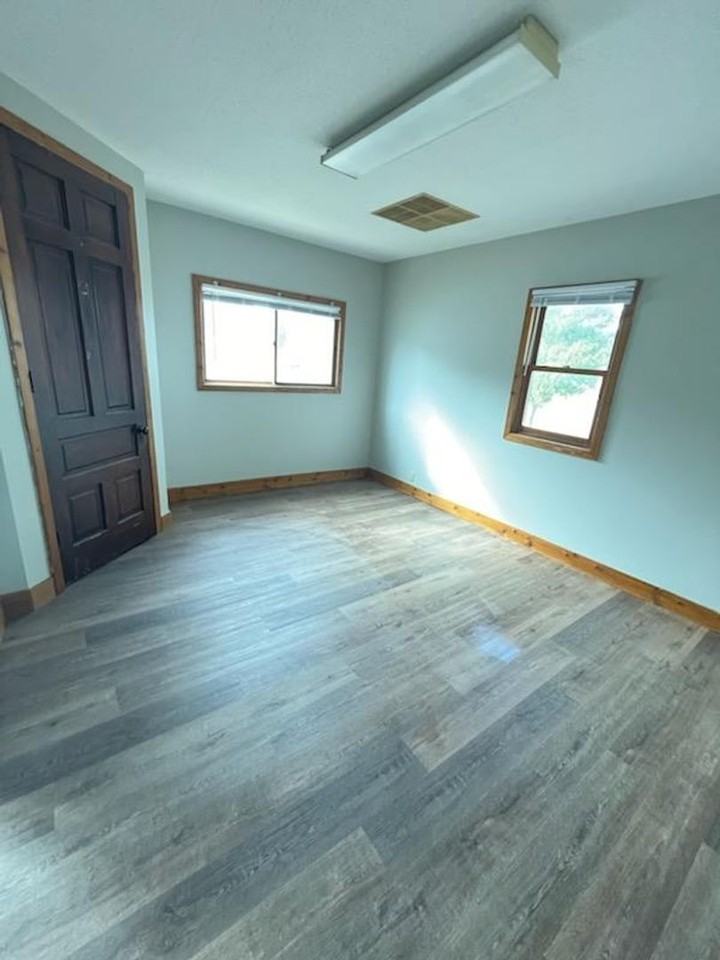 921 Main St - Photo 4 of 16