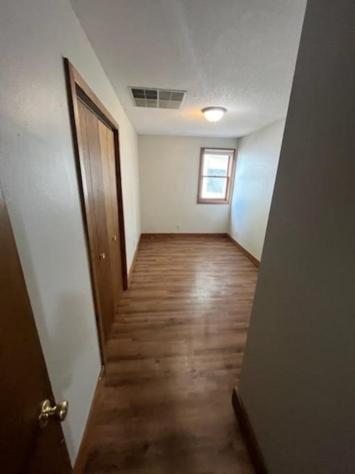 921 Main St - Photo 6 of 16