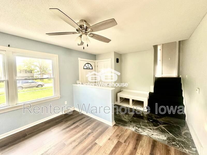 143 Snyder St Se - Photo 2 of 33