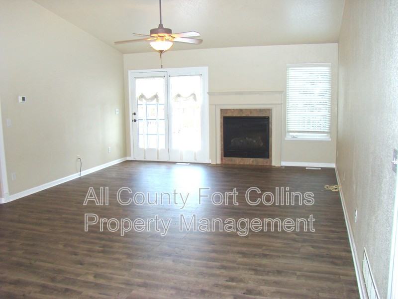 526 Dunraven Dr - Photo 2 of 21