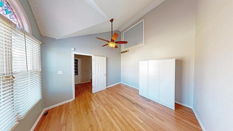6516 N Elmwood Ct - Photo 2 of 11