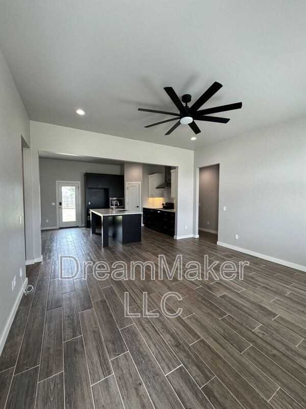 935 Apple Blossom Way - Photo 3 of 17