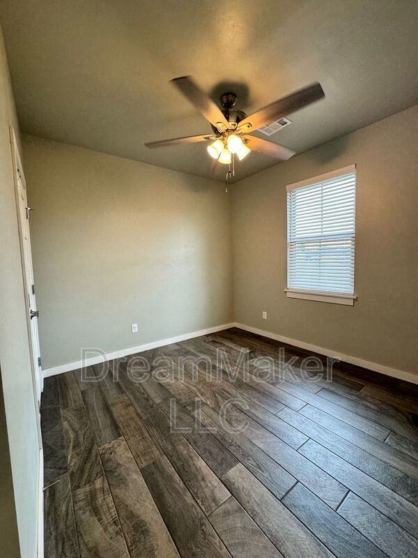 5357 Red Maple Ave - Photo 4 of 16
