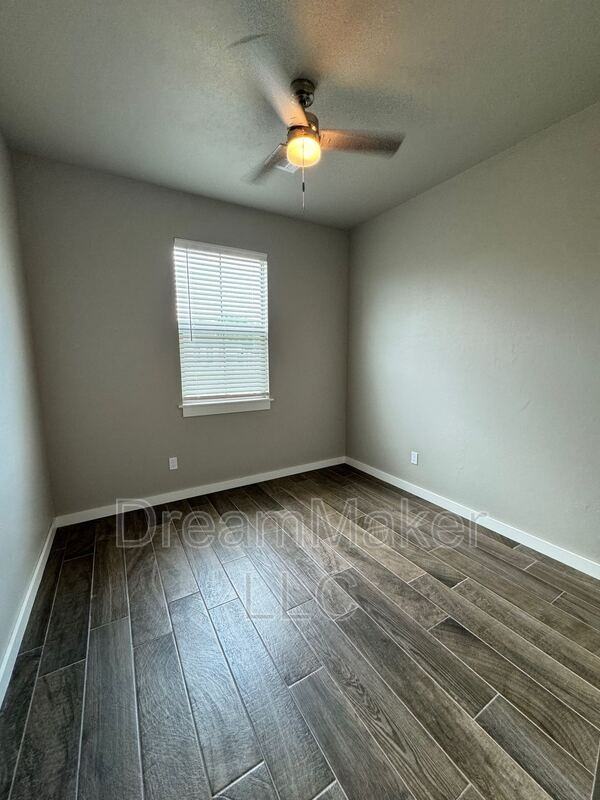 5328 Red Maple Ave - Photo 7 of 15