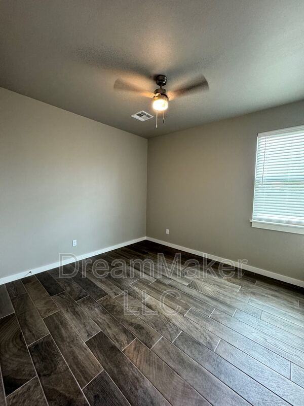 5328 Red Maple Ave - Photo 6 of 15