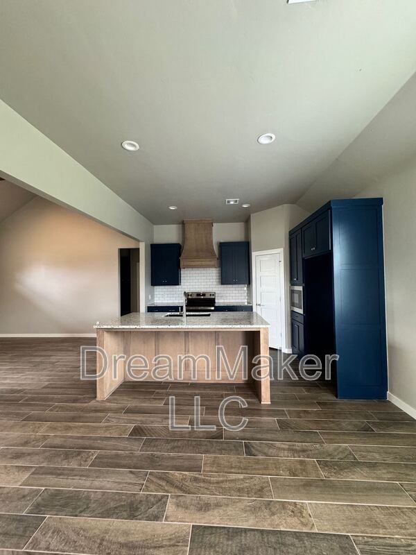 5328 Red Maple Ave - Photo 4 of 15