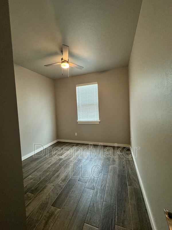 1060 Apple Blossom Way - Photo 3 of 13