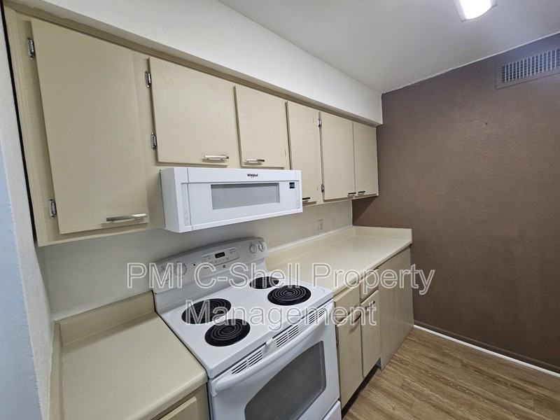 600 Scenic Hwy #306 - Photo 7 of 27