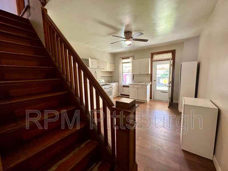 43 Sycamore St - Photo 2 of 15