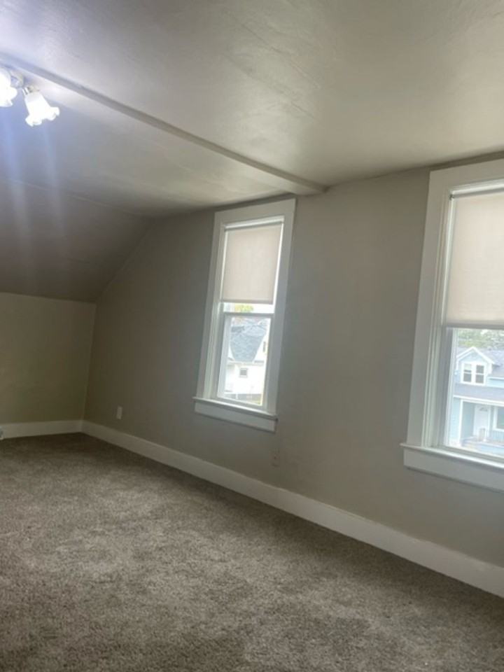 1209 5th Ave - Photo 2 of 29