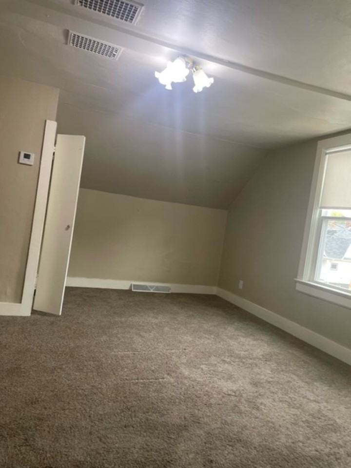 1209 5th Ave - Photo 3 of 29