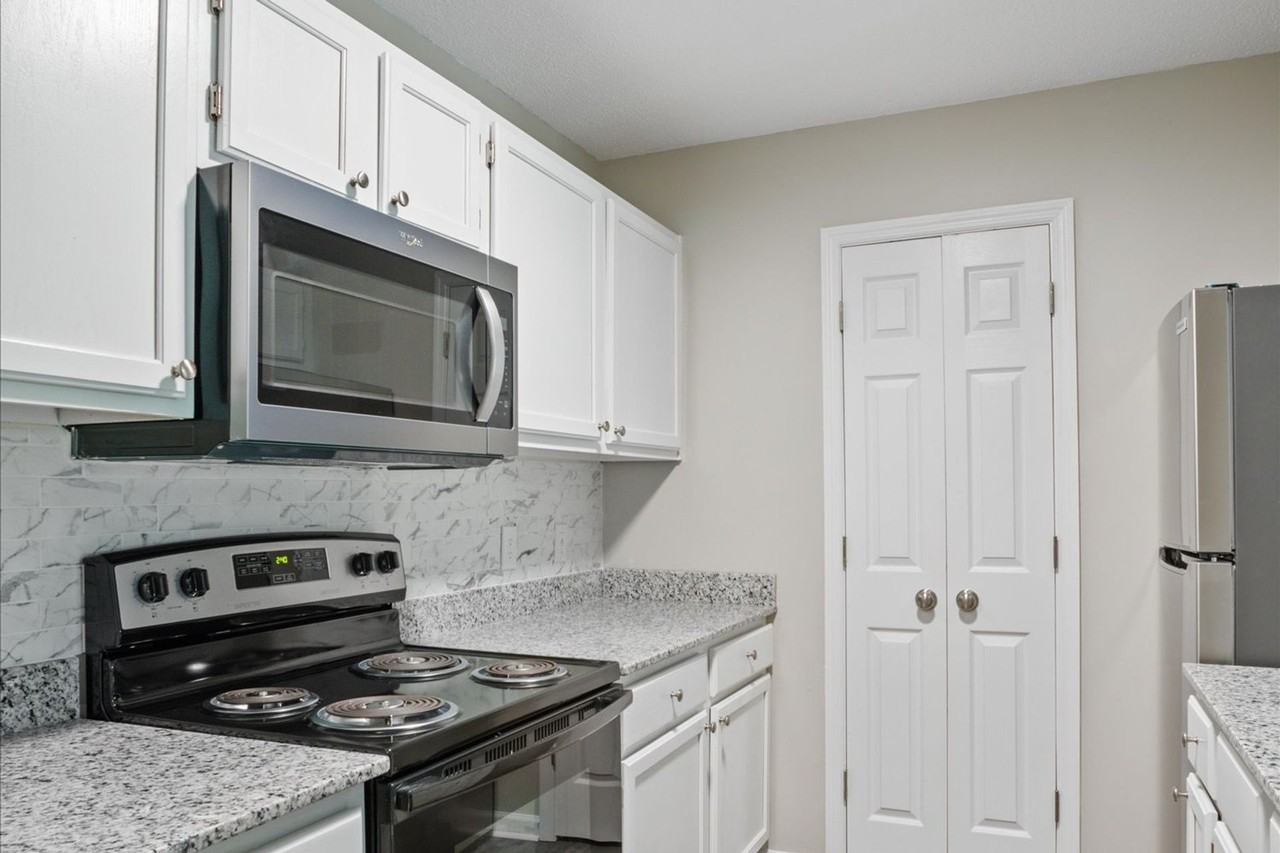 Briarwood Apartments - Photo 5 of 15