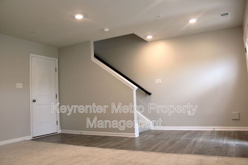 9818 Ruby Lockhart Blvd - Photo 6 of 50