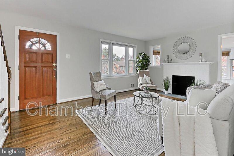 828 S Wakefield St - Photo 3 of 50