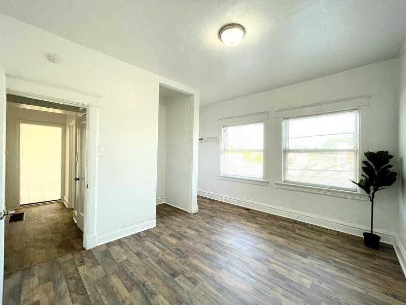 7370 Pasadena Blvd #1