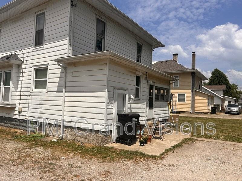 216 Polk Ave - Photo 3 of 42