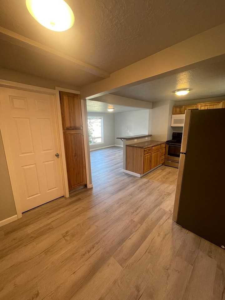 1675 S 2nd St #C - Photo 7 of 16