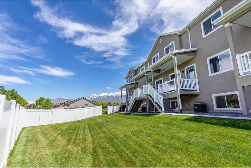 668 Sw - Photo 2 of 23