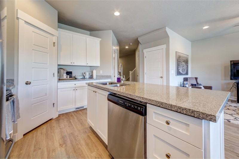 668 Sw - Photo 6 of 23