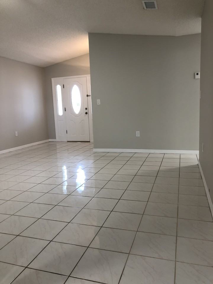 10344 Sw 23rd Ter #NA - Photo 3 of 8