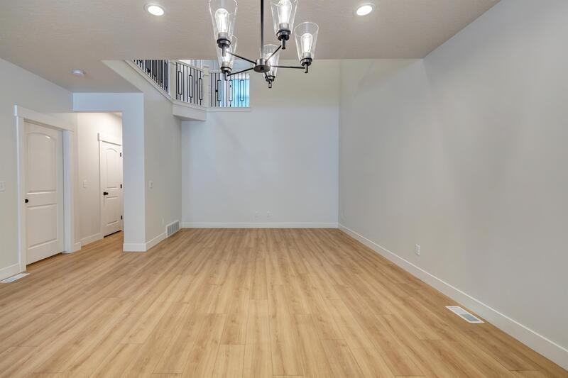1456 Nw - Photo 4 of 24