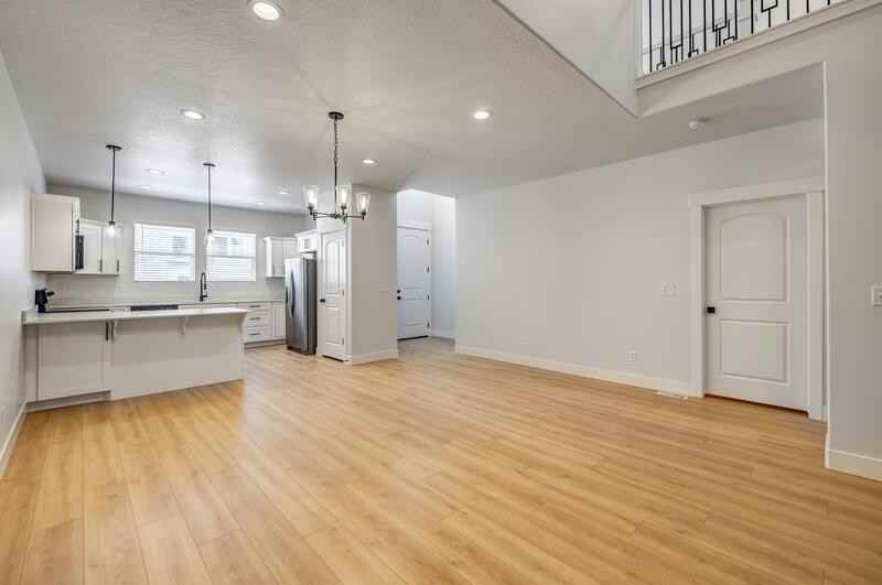 1456 Nw - Photo 5 of 24