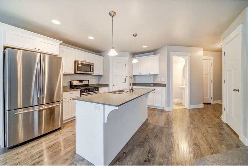 15313 S Tarawa Dr - Photo 4 of 10