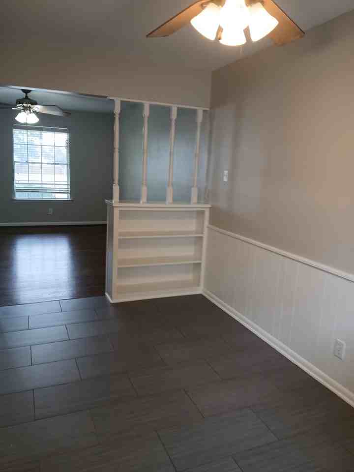 403 La Salle Dr #403 - Photo 5 of 16