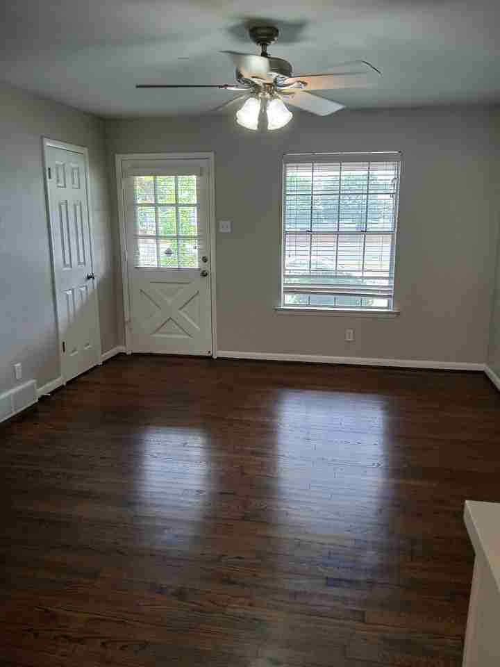 403 La Salle Dr #403 - Photo 6 of 16