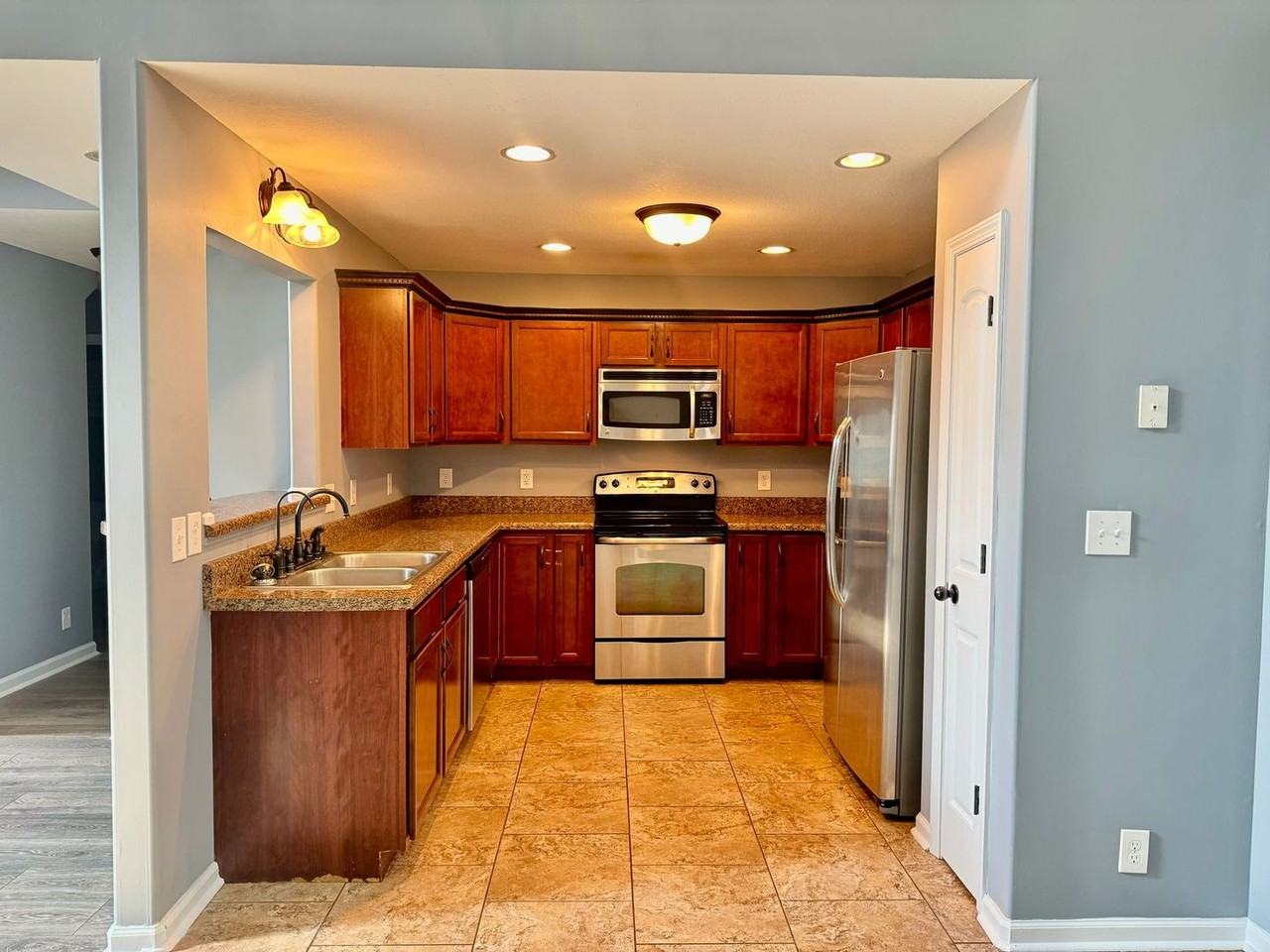 660 Deer Ridge Dr - Photo 4 of 27