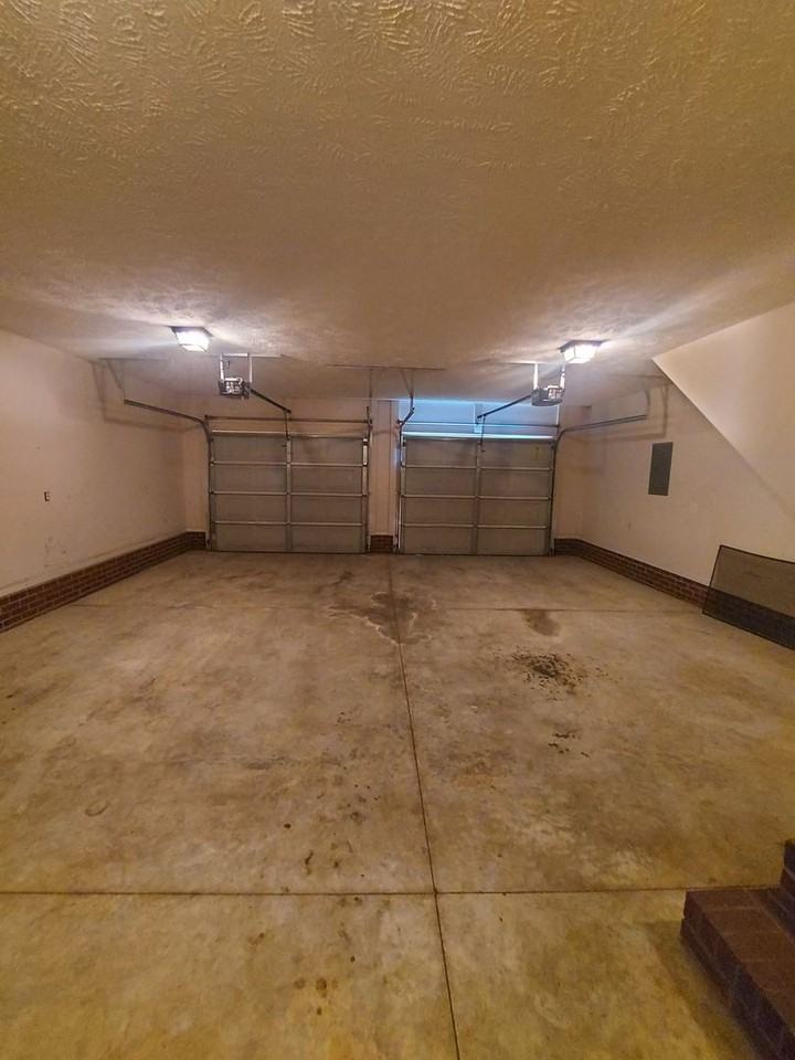 1403 Burford Ct - Photo 3 of 23