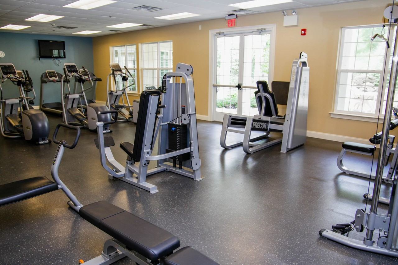 ROGER'S WALK APARTMENTS - Photo 6 of 24