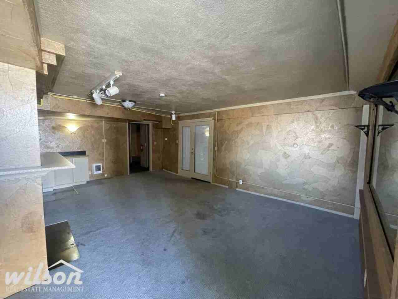 807 West Yakima Avenue (06-03) - Photo 2 of 17