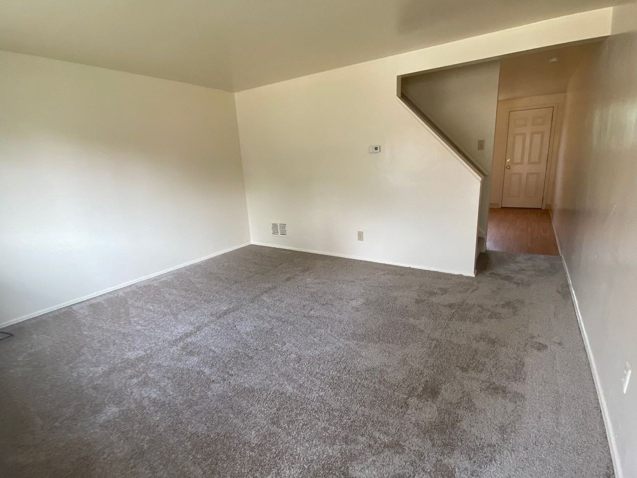 424 Lincoln Ave - Photo 2 of 7