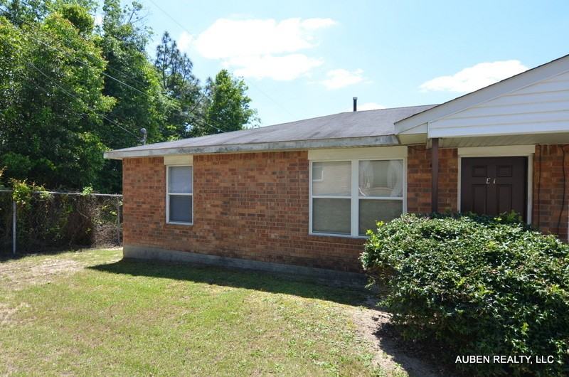 2311 Walden Dr - Photo 2 of 12