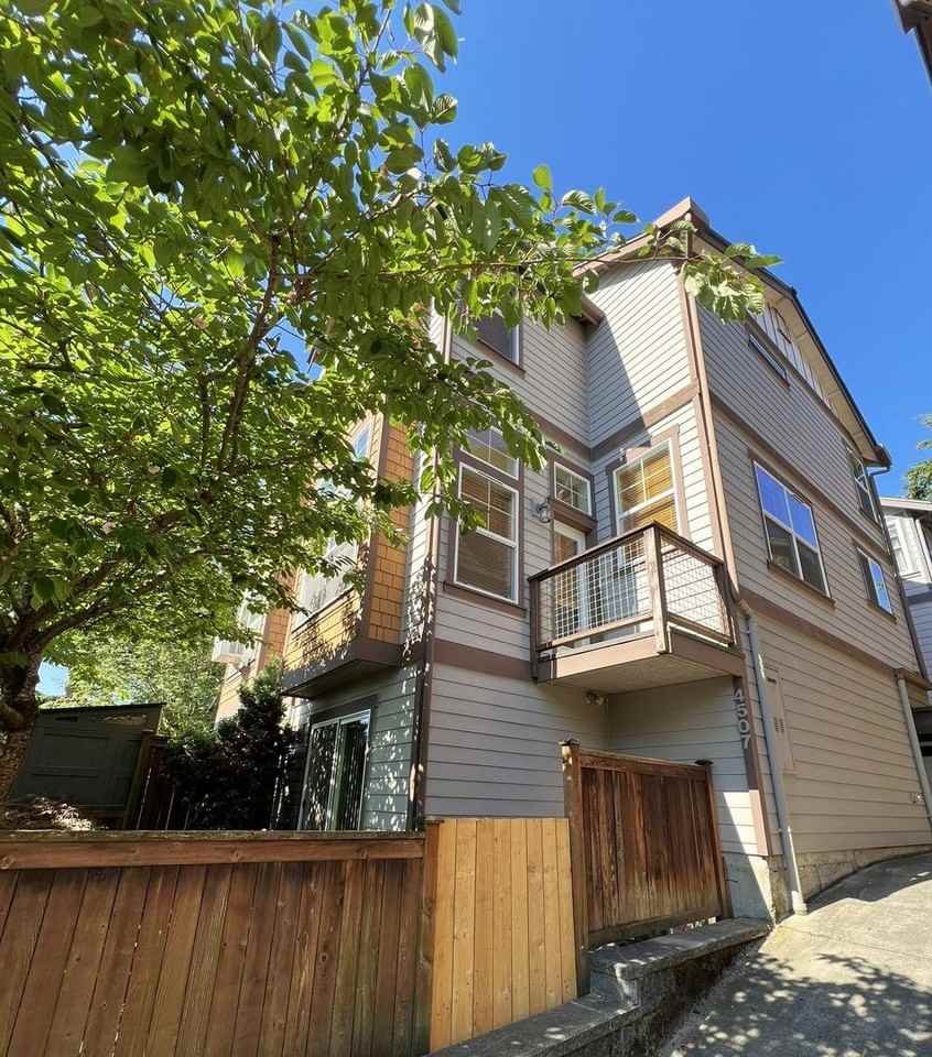 4507 Evanston Ave N #B - Photo 3 of 24