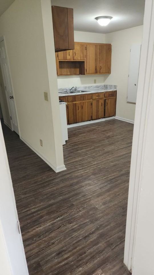 518 Aiken St - Photo 5 of 11