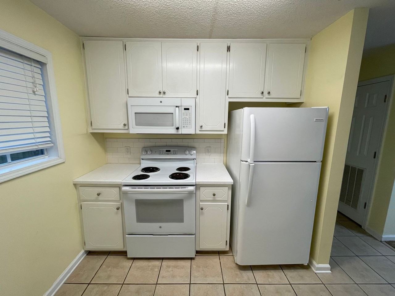 100 Woodmere Dr ##Llc - Photo 6 of 24
