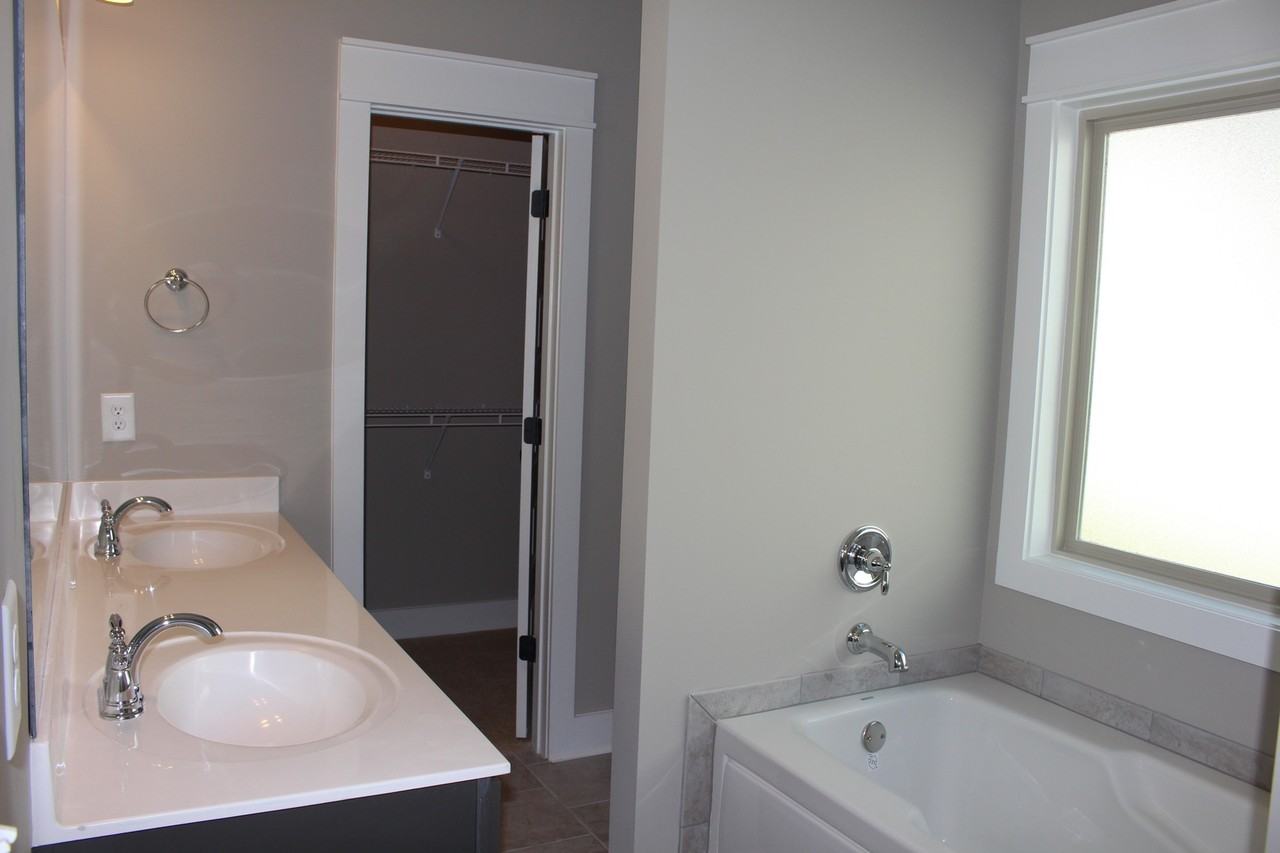 1285 Shades Ter - Photo 5 of 13