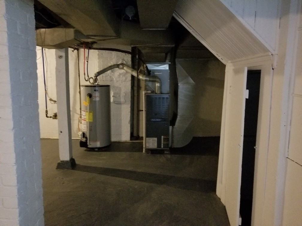 208 Pennsylvania Ave - Photo 6 of 22