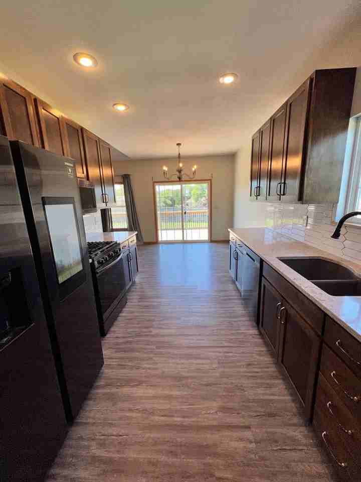 2214 Elk Ct - Photo 6 of 24
