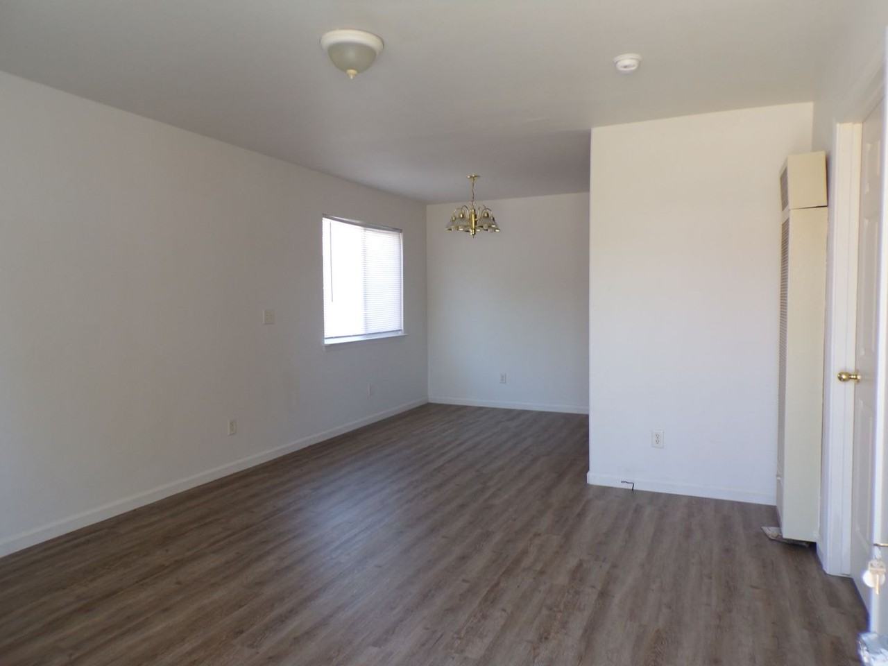 285 Dalton St - Photo 3 of 16