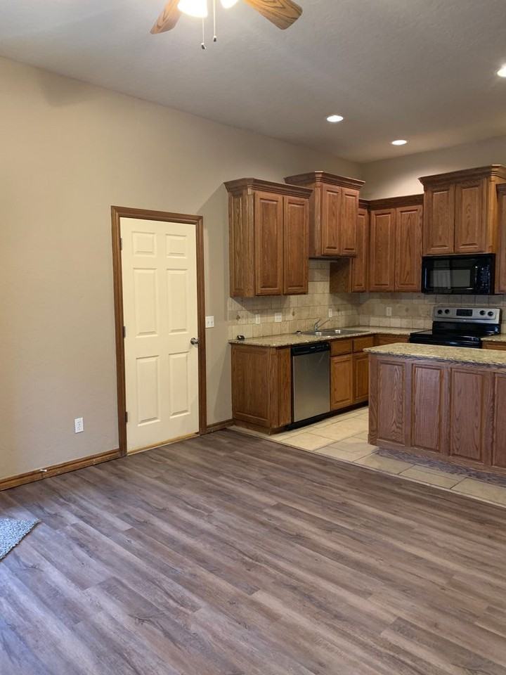 316 Woodbriar - Photo 2 of 13