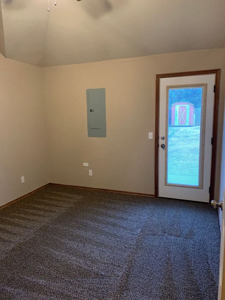 316 Woodbriar Road - Photo 4 of 13