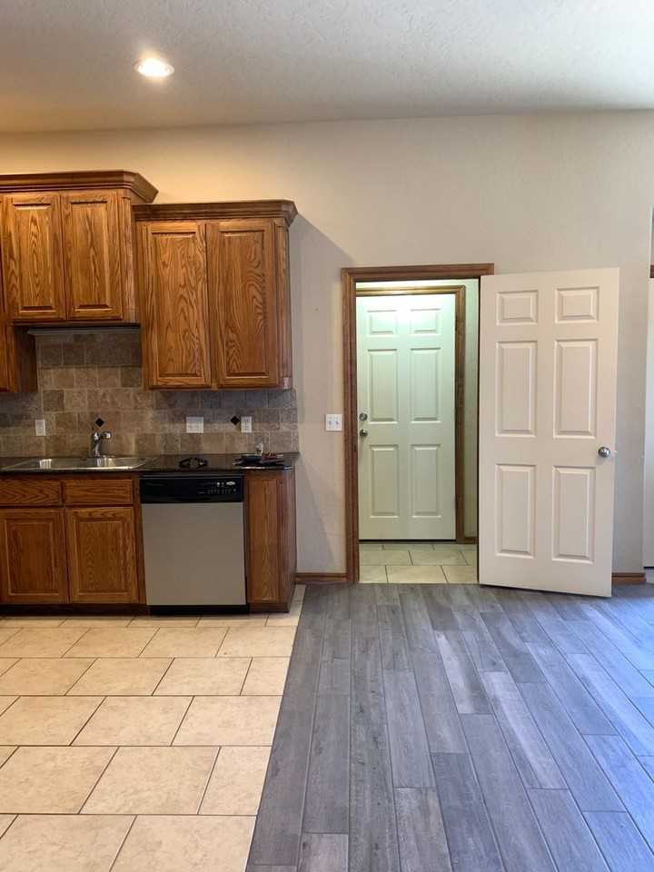 316 Woodbriar Road - Photo 3 of 13