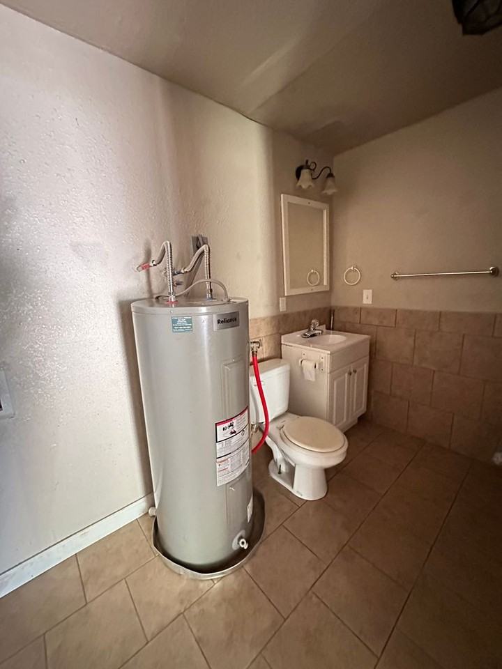 421 Poplar St - Photo 5 of 5