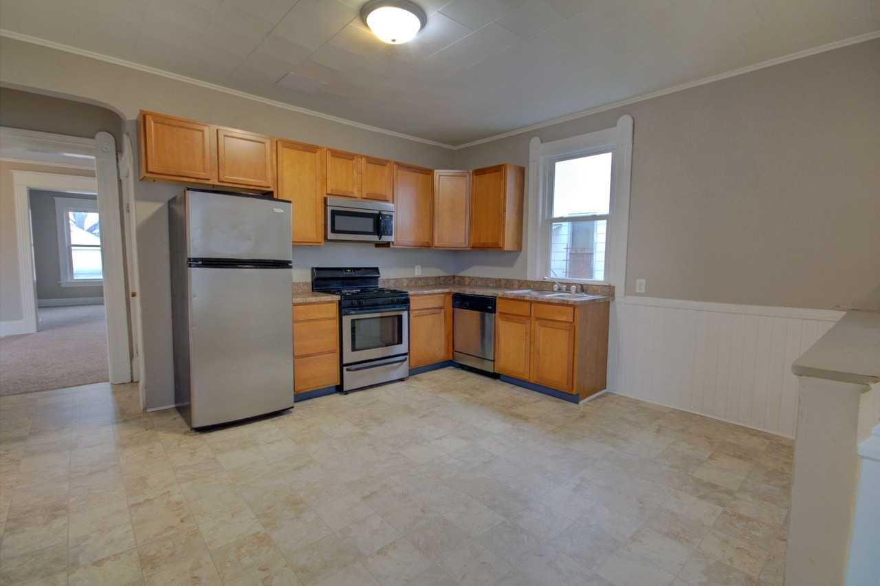 2224 W 1st St - Photo 3 of 24