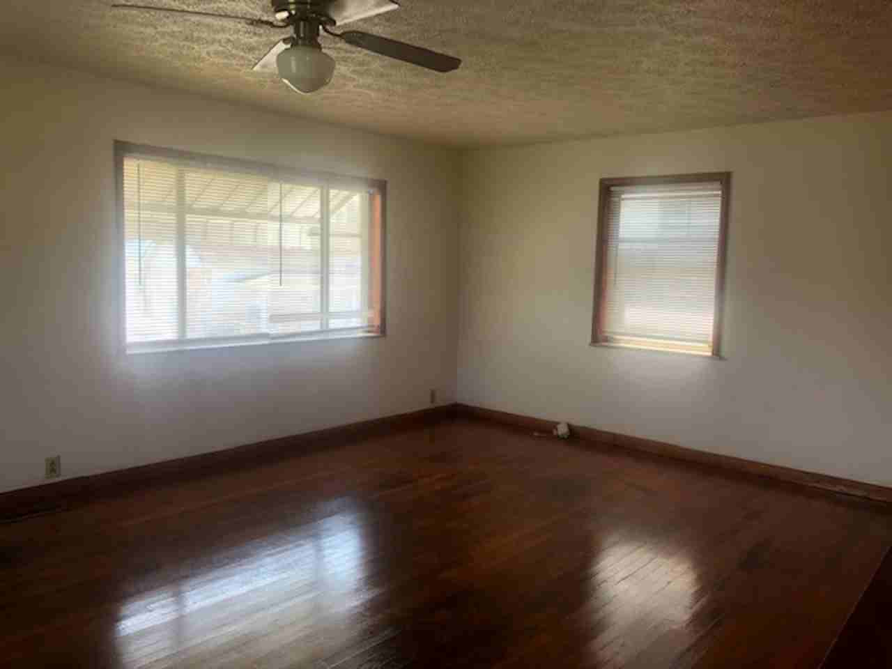 1428 Stuart St - Photo 3 of 16