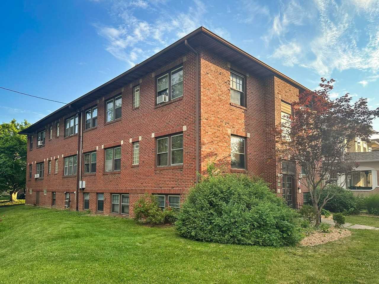 5819 E Washington St #7 - Photo 2 of 15