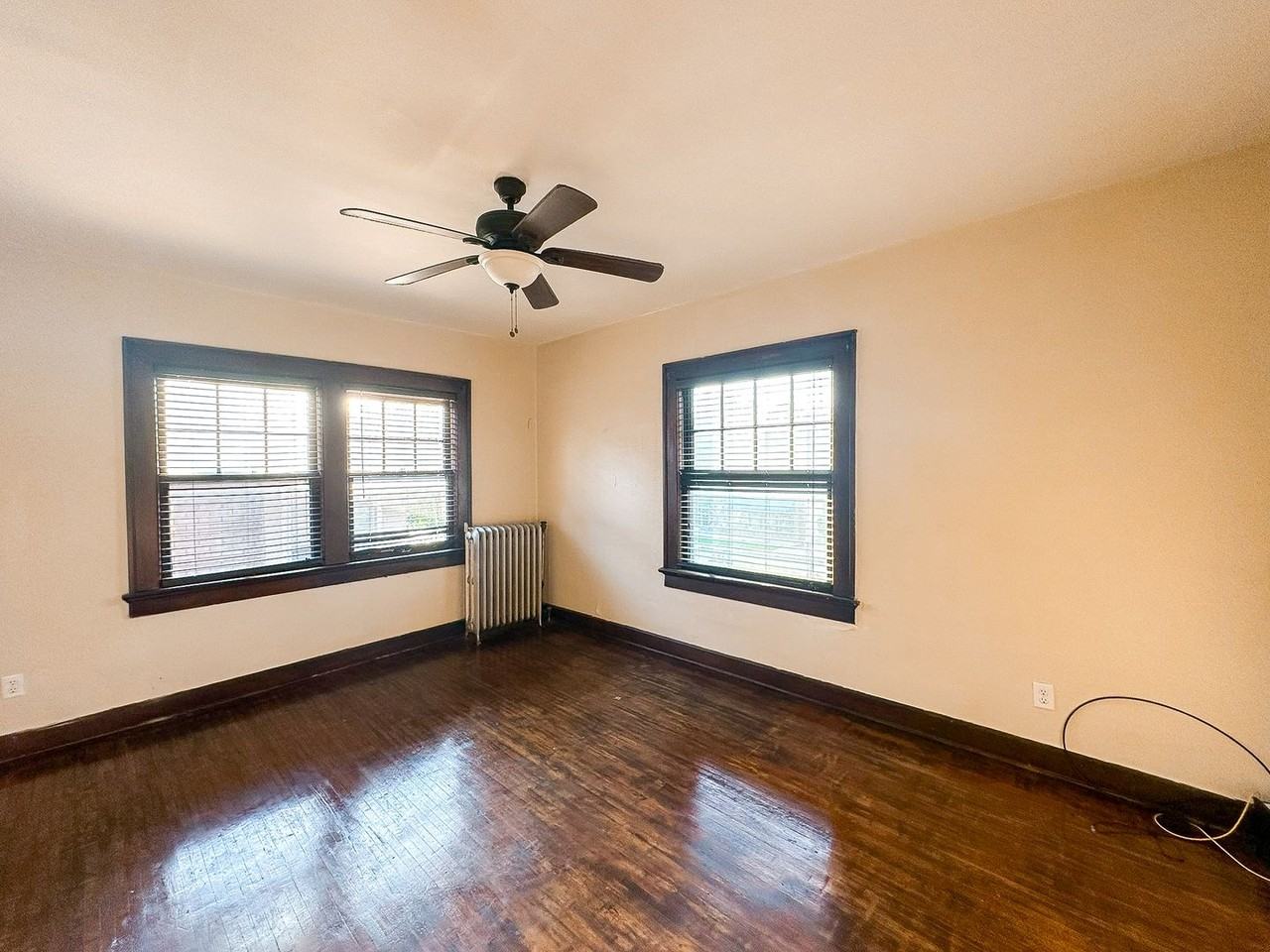 5819 E Washington St #7 - Photo 6 of 15